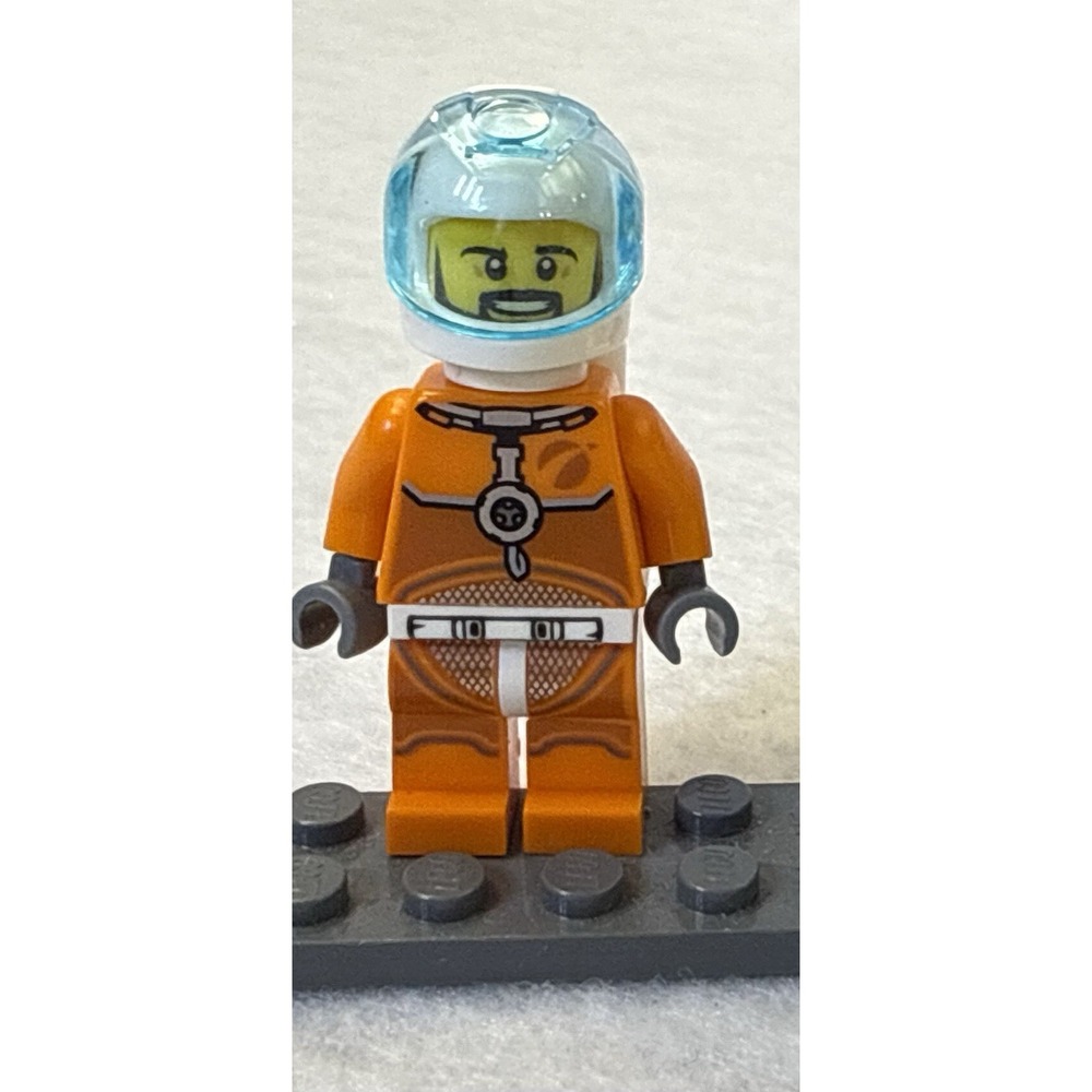 LEGO City 60226 Mars Research Shuttle 100% Complete Adult Display 2019 - Picture 8 of 9